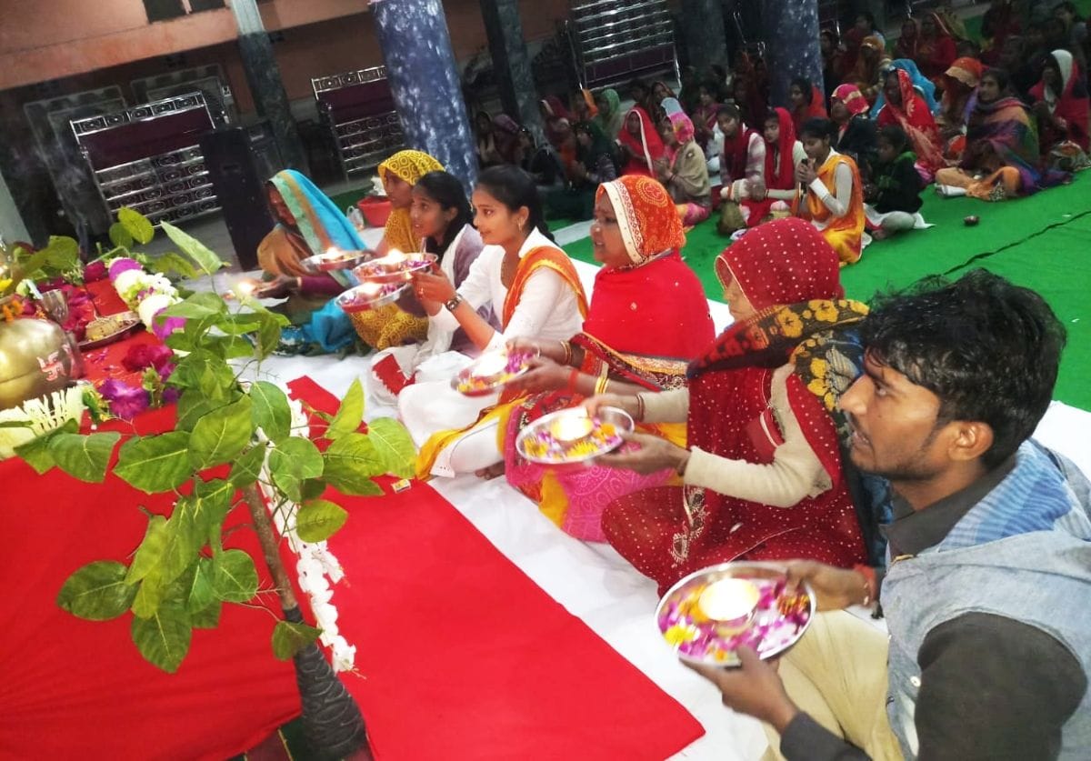 bhagwati manav kalyan sanghthan's in mahaarti told about non vegetarian and drug free life in mahoba