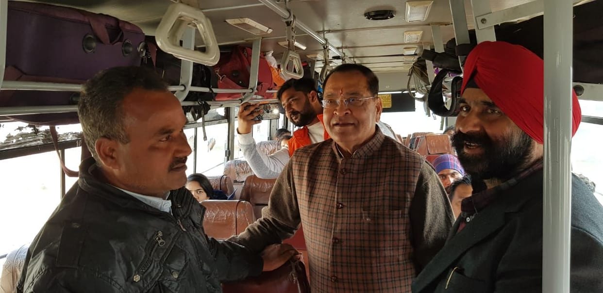 Minister in Bus
