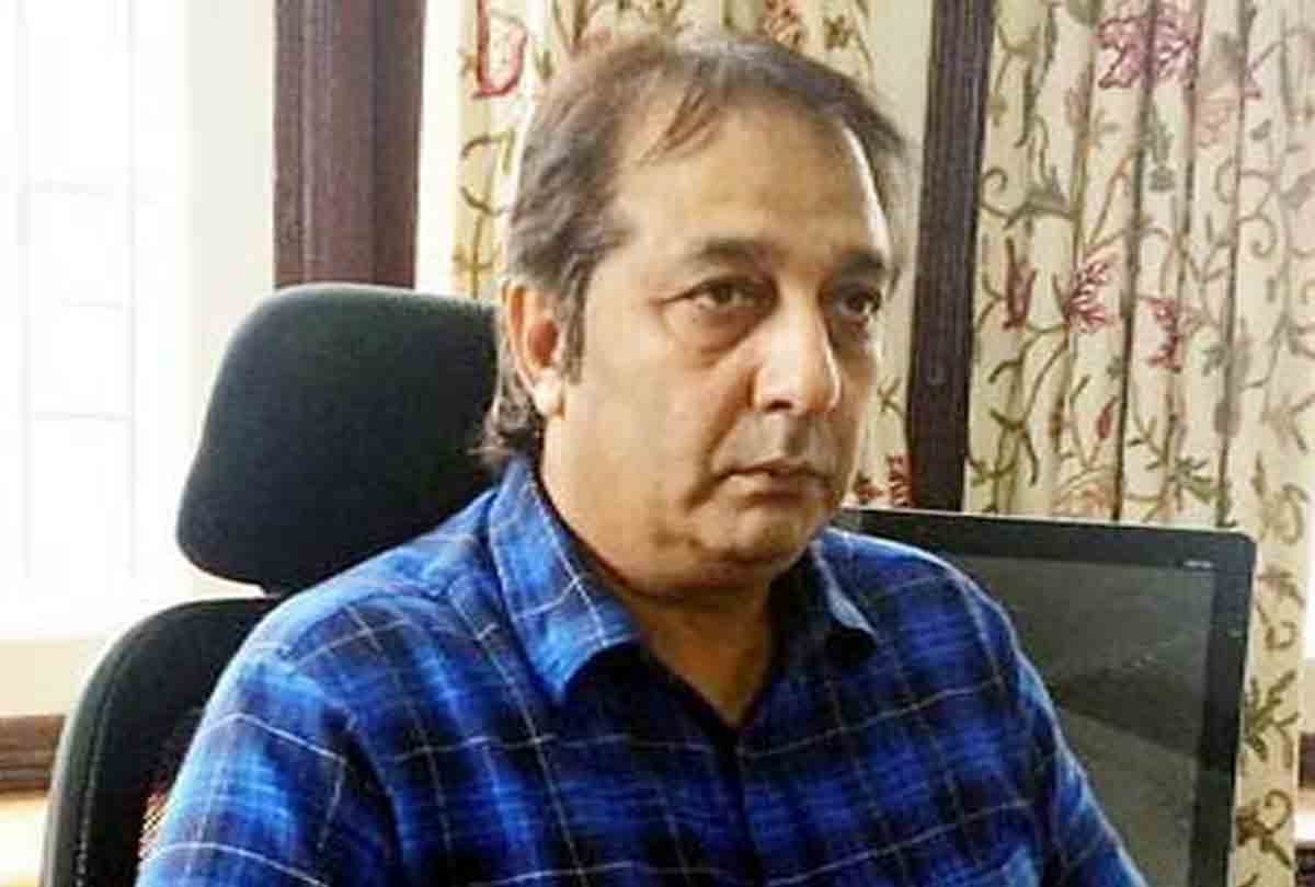 central government justifies extension of service of IAS Basir Khan jammu kashmir