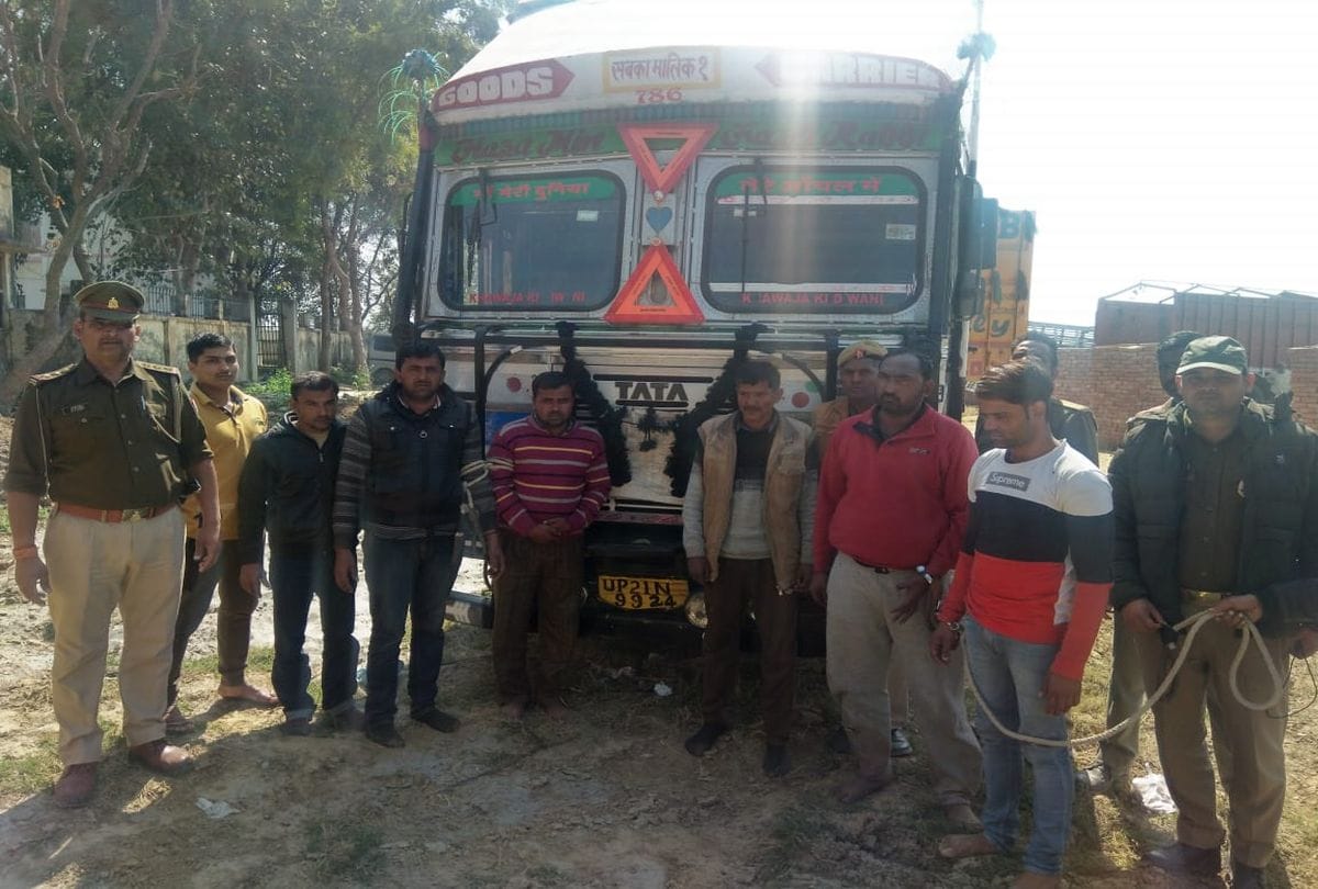 cow smugglers arrested in police encounter in firozabad