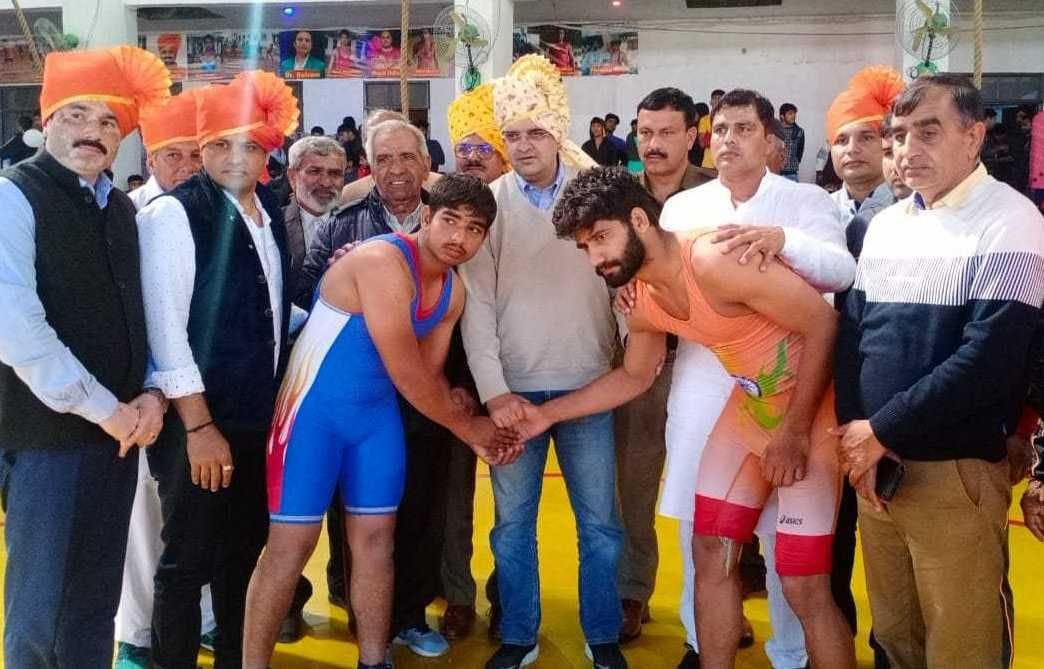in 60 kg jind,s vijay and 50 kg hisar manisha won