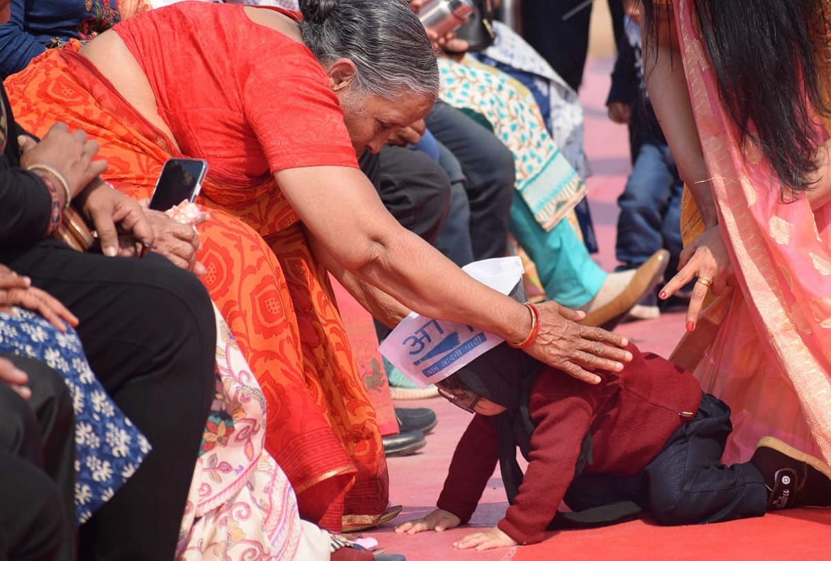 Junior Kejriwal Aavyan Tomar at Ramleela Ground for swearing in ceremony of CM Arvind Kejriwal