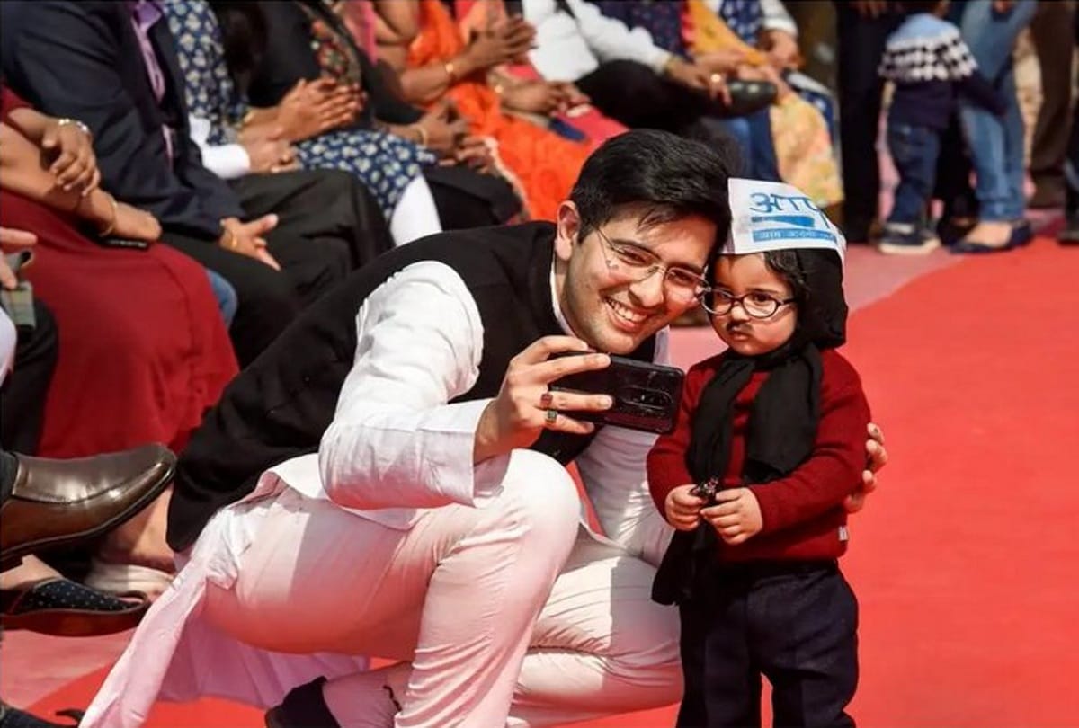 Junior Kejriwal Aavyan Tomar at Ramleela Ground for swearing in ceremony of CM Arvind Kejriwal