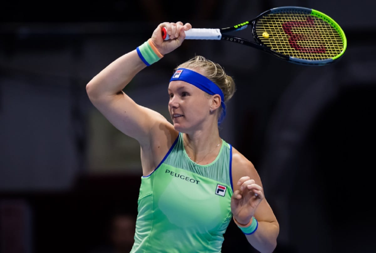 Kiki bertens defeated Elena rybakina to retain st petersburg title