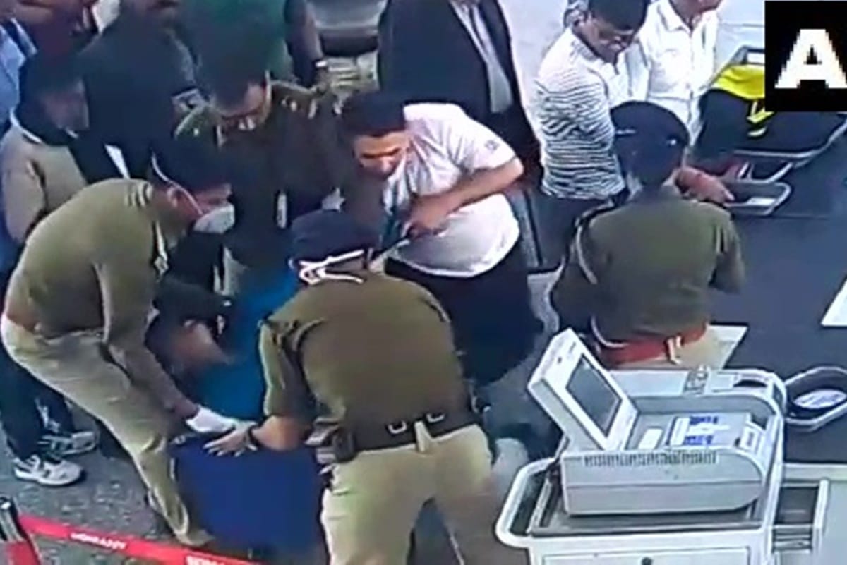 Passenger fell at kolkata airport complaining chest pain, cisf give him cpr then he regain senses