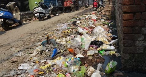 Garbage and dirt everywhere in 'smart city'