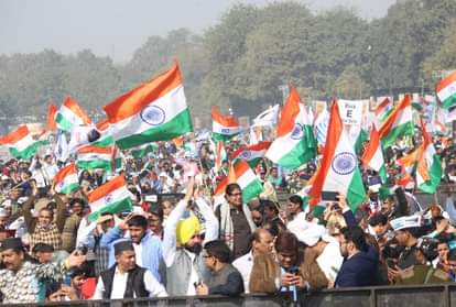 रामलीला मैदान में शपथ ग्रहण