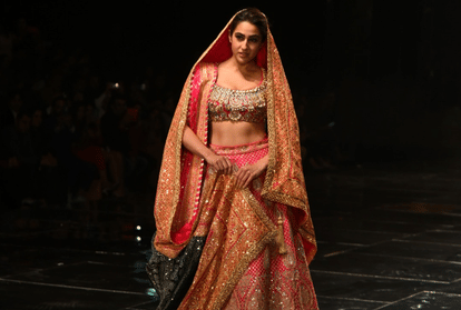 Sara Ali Khan turns bride in Blender Pride Fashion Tour 2020 in mumbai