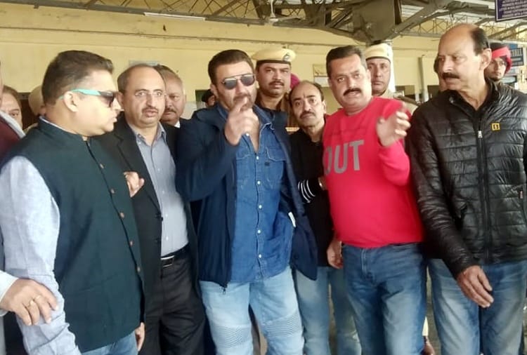 BJP MP Sunny Deol reached at Punjab's Pathankot