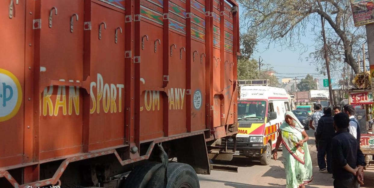 ambulance in jam