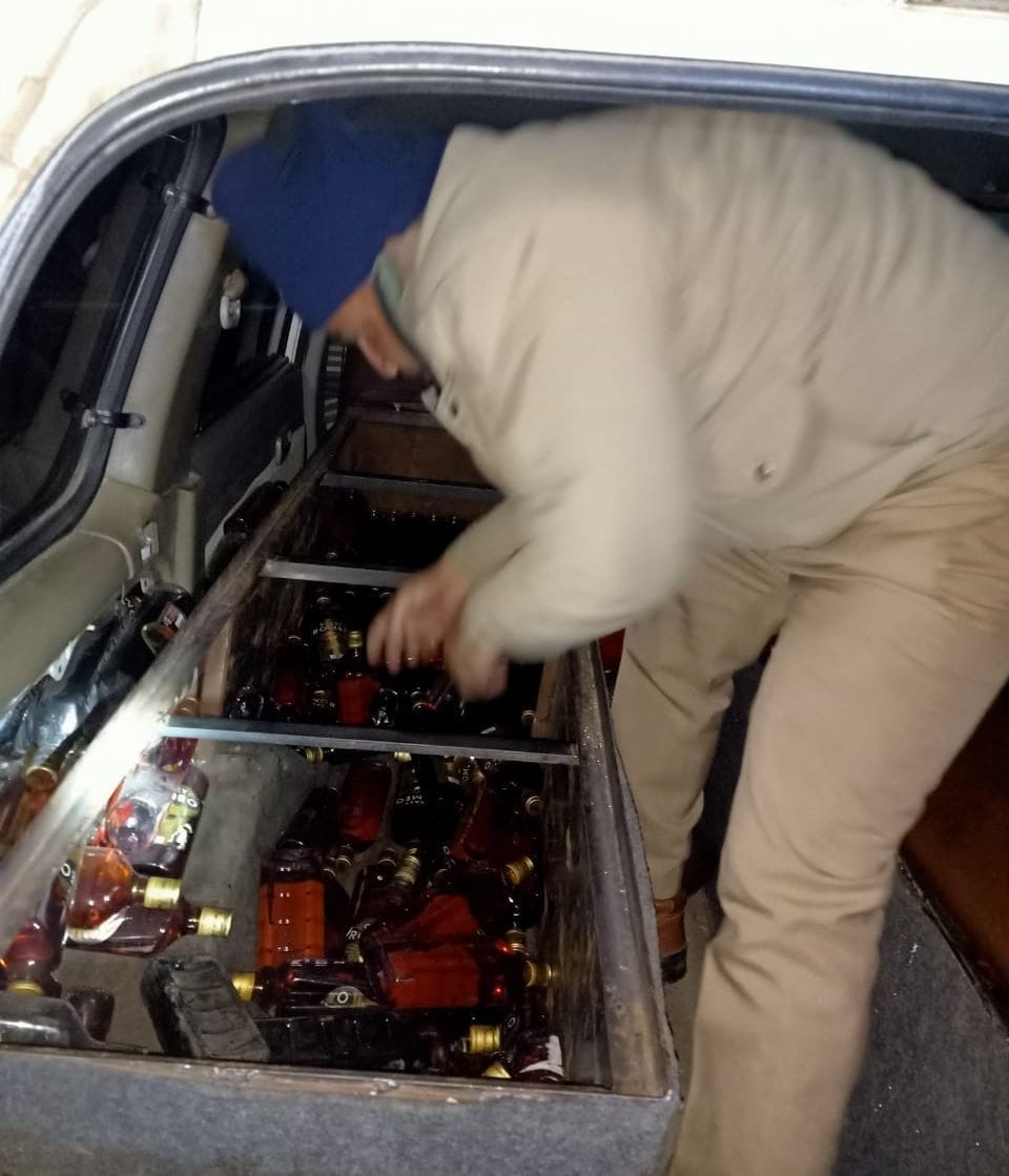 Alcohol was being supplied from ambulance, driver absconding