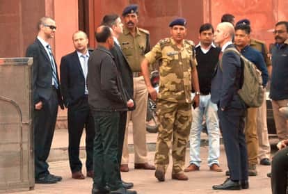 ताजमहल में अमेरिकी अफसर