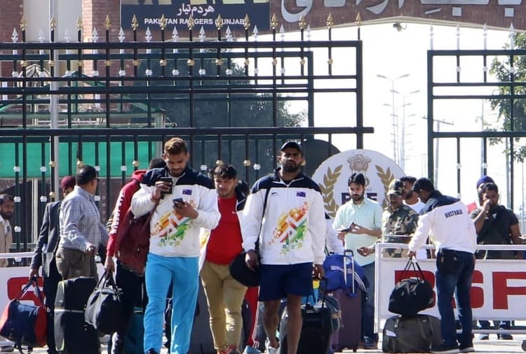Kabaddi players returned from Pakistan