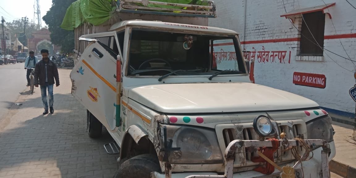 haadase mein dulhan ke pita aur mausa kee maut, teen ghaayal