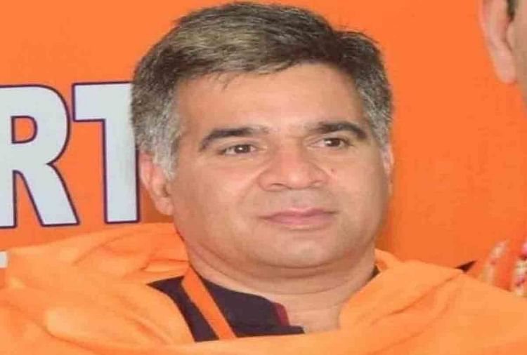 State Bjp President Ravindra Raina Surrounded In Spos Transfer Case