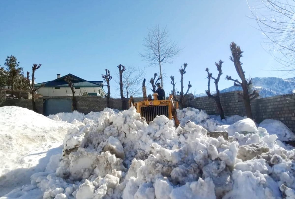 BRO will starts clearing snow from Rohtang Pass from 20th February