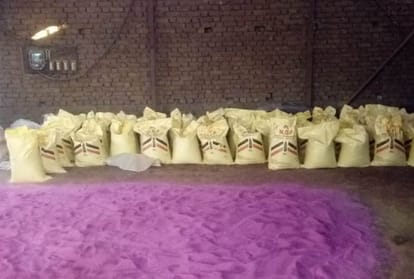 police caught fake fertilizer factory, three arrrested in lucknow