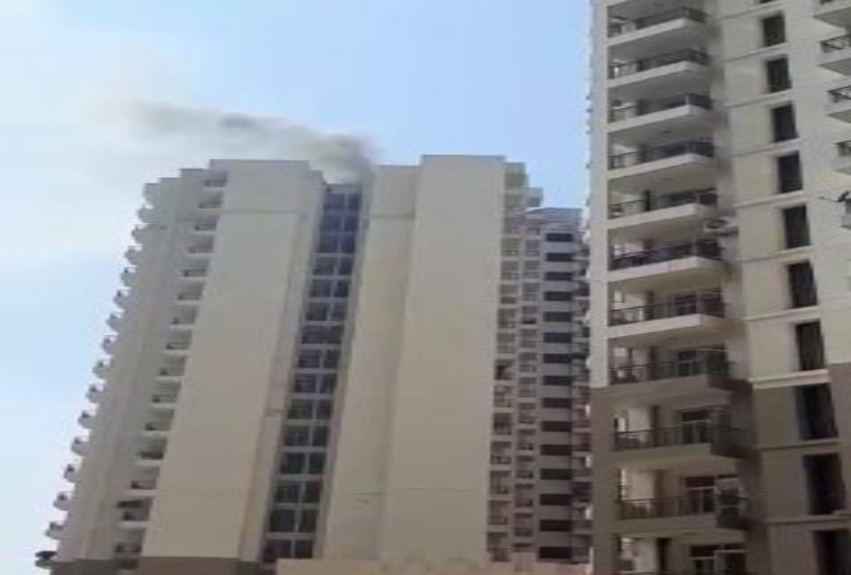 Fire incident in elegant ville society greater noida due to short circuit