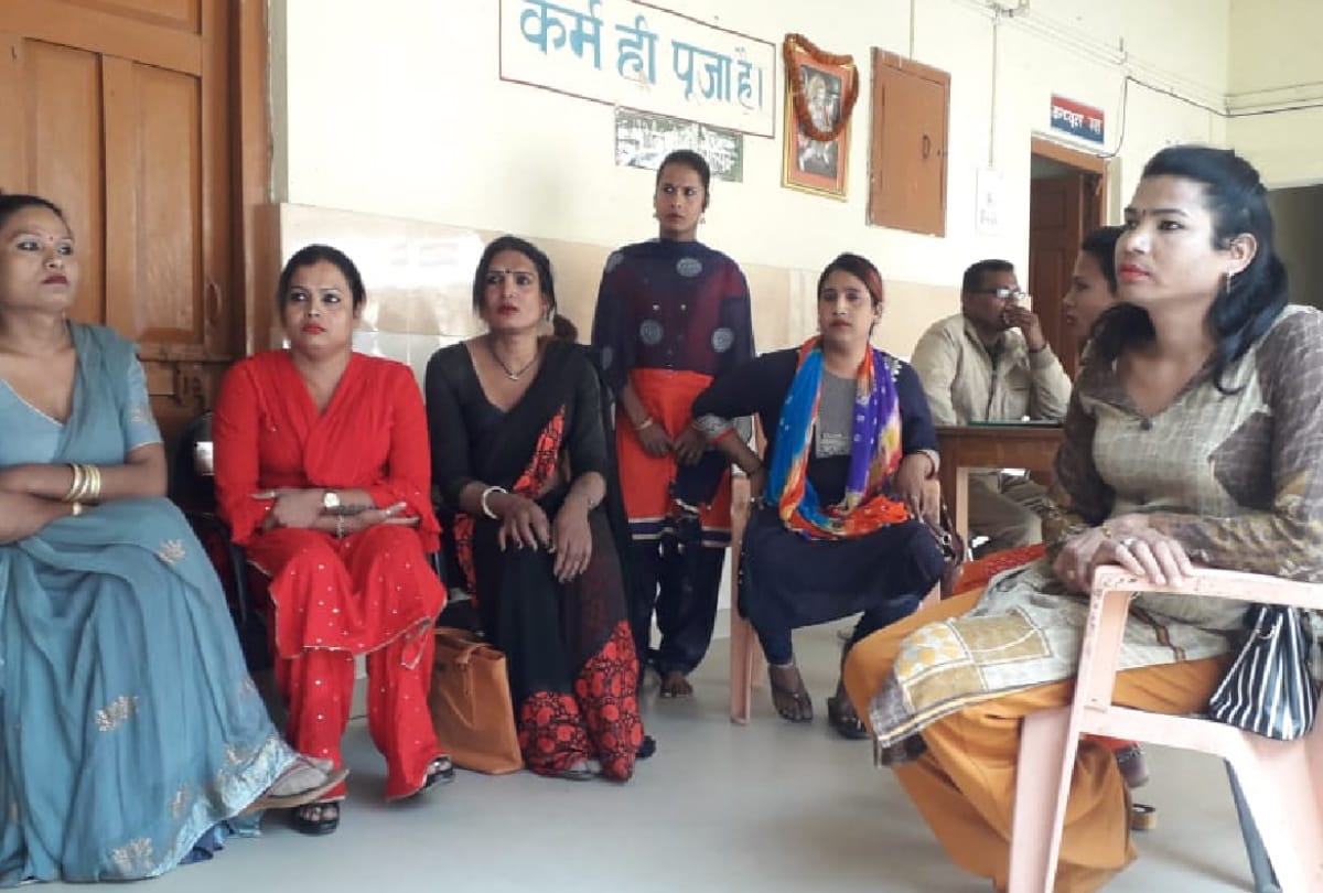 transgender create ruckus in gorakhpur