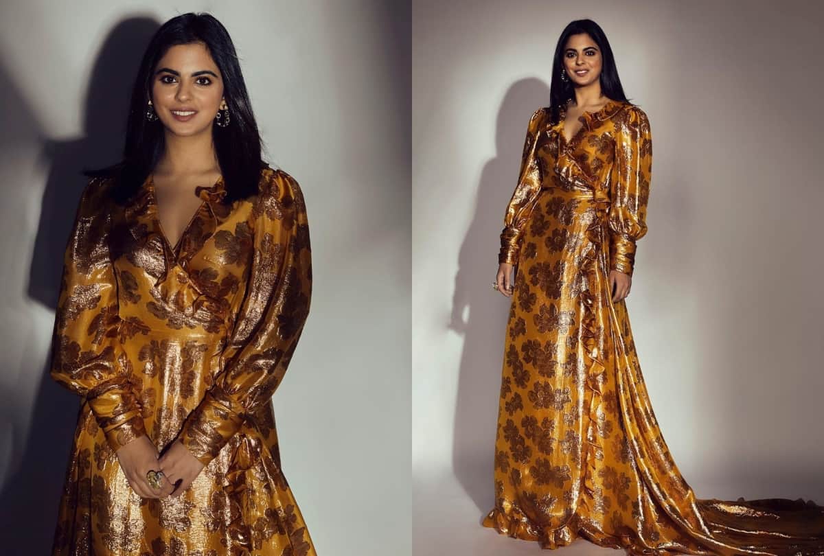 isha ambani traditional holi look in white anarkali hand printed suit