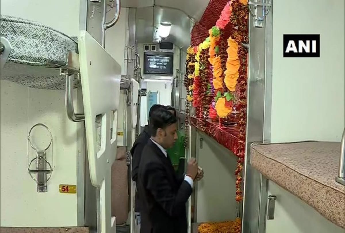 temple of Lord Shiva in kashi mahakal express train was flagged off by Narendra Modi Varanasi-Indore
