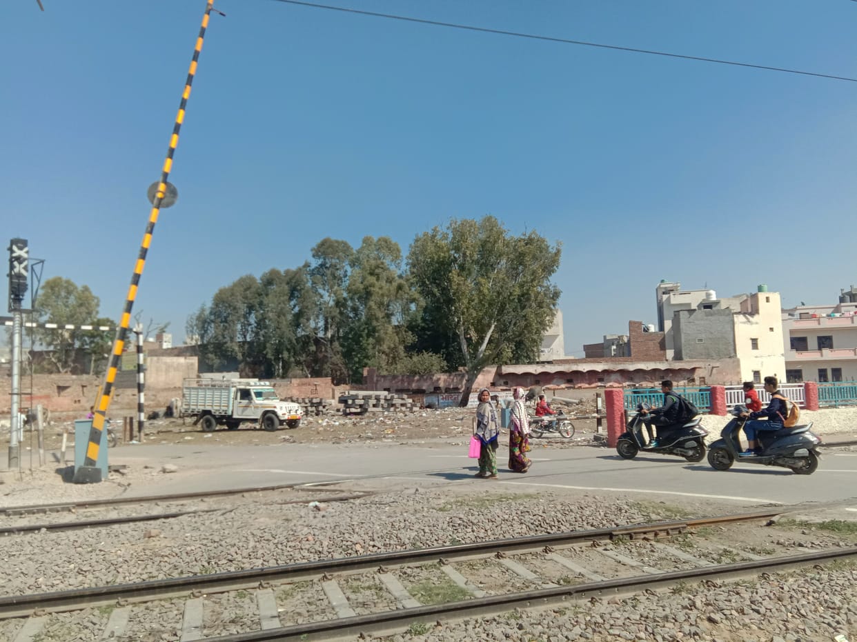railway double gate opened in GM reprimand