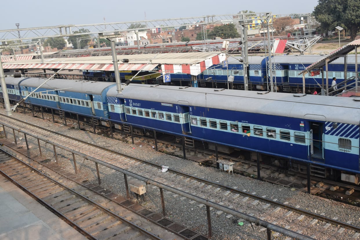 start the new train from barrily to kasganj demu