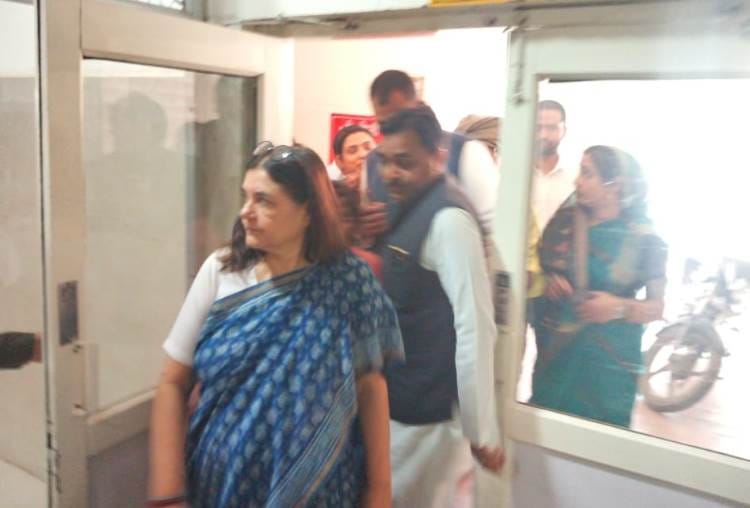 mp maneka gandhi reached sultanpur to meet physical assault victim