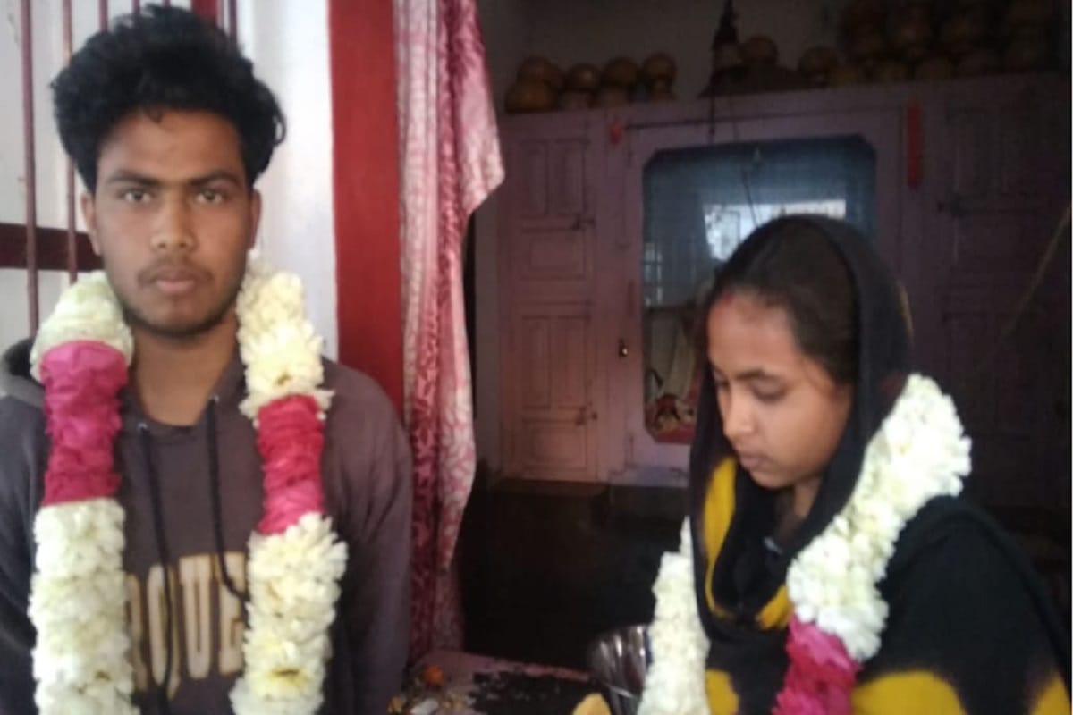 Lover couple married in temple at Sardhana of Meerut city