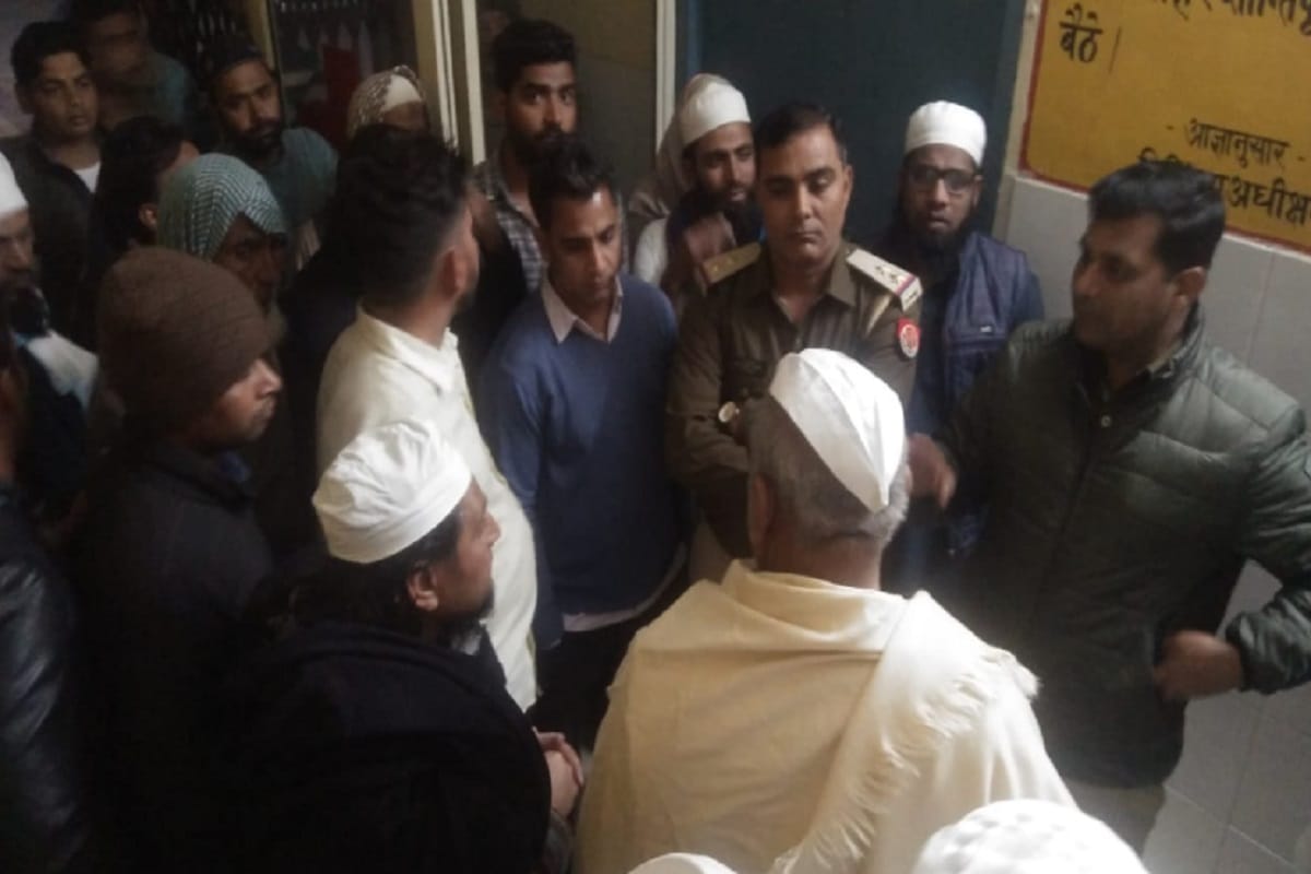 The attacked on peoples of other communities and many injured in Sardhana of Meerut