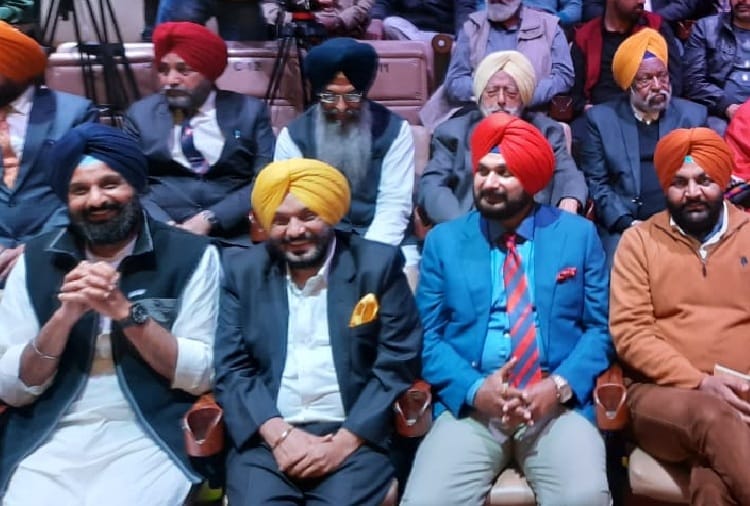 Navjot Singh Sidhu Shared Stage with Bikram Singh Majithia