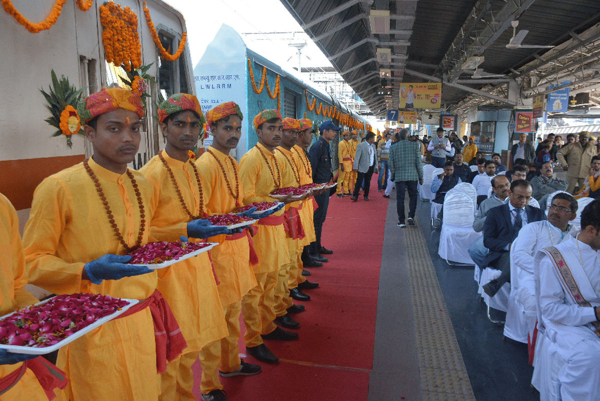 Live Story of Kashi mahakal Express by Neeraj Ambuj.