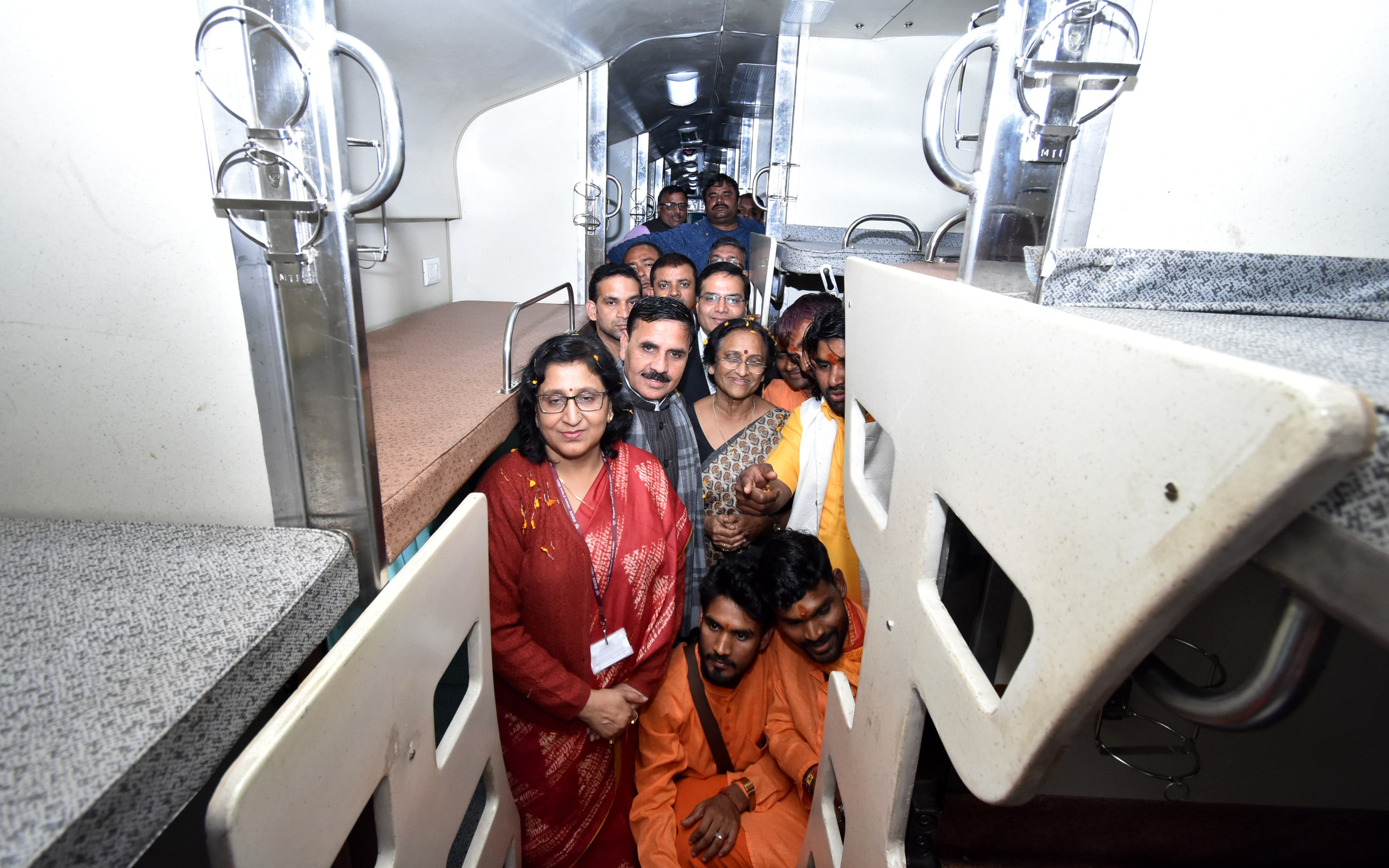 Kashi Mahakal welcomed in Prayagraj with bomb blast