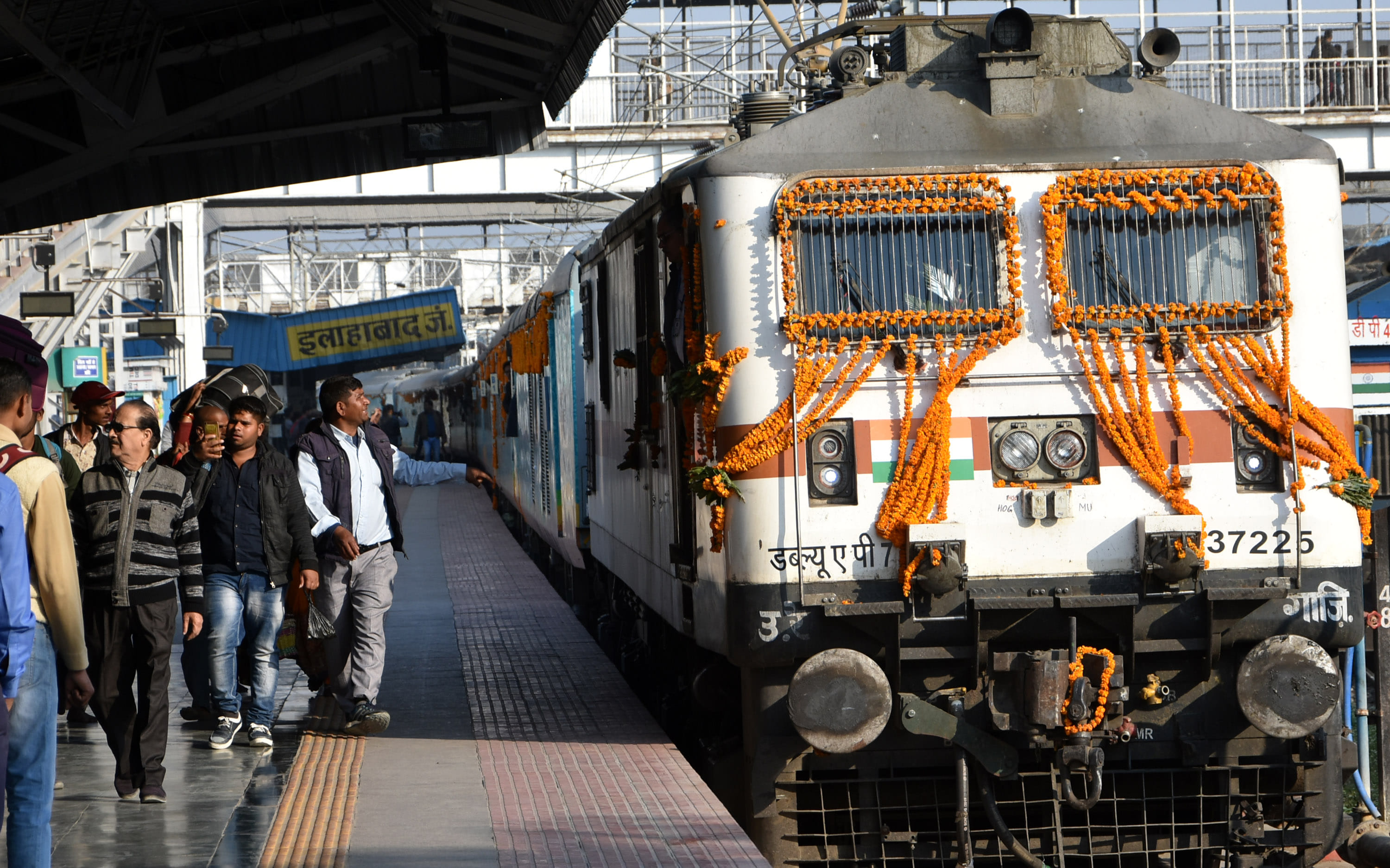 Tour package is also available in Kashi Mahakal