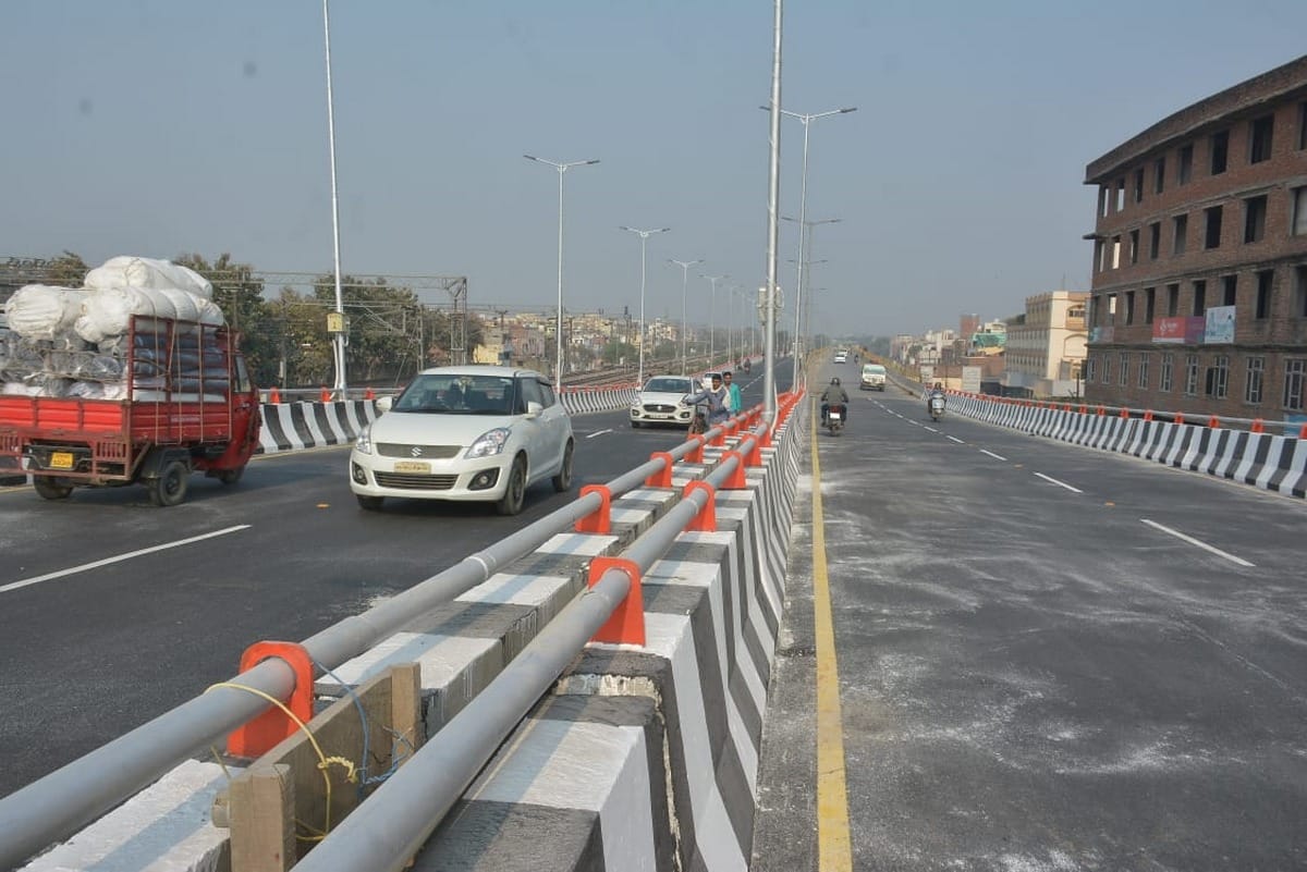 Reduced vehicular traffic on chaukaghat lahartara flyover in varanasi
