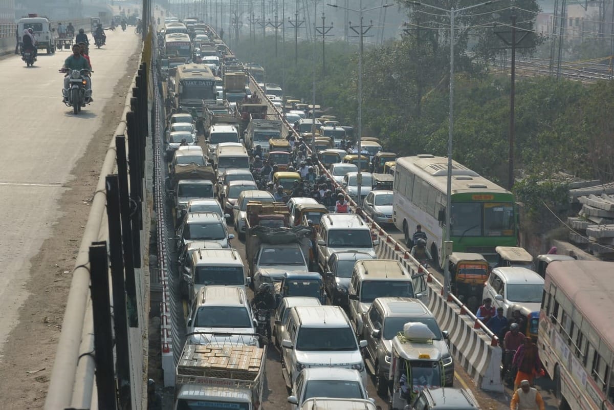 Reduced vehicular traffic on chaukaghat lahartara flyover in varanasi