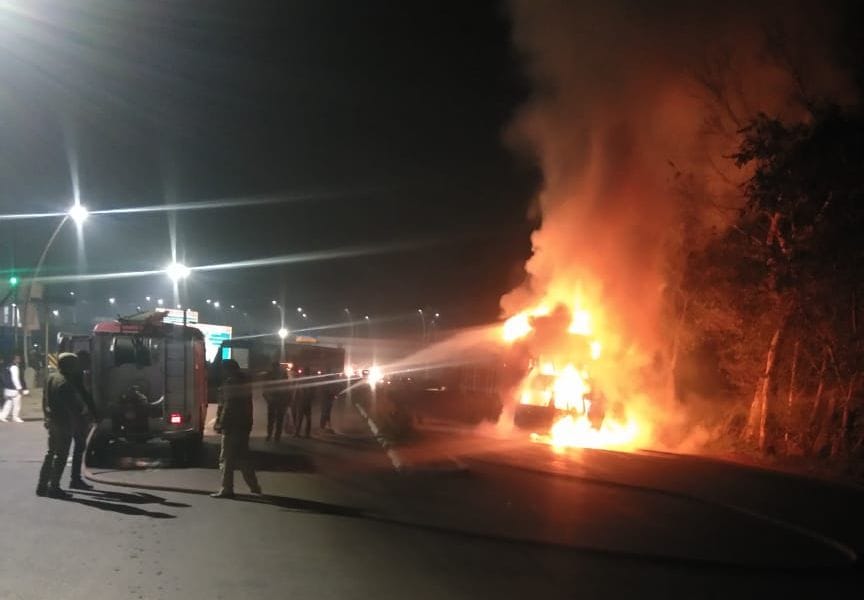 Van collided with truck and became a fireball, seven people burnt alive