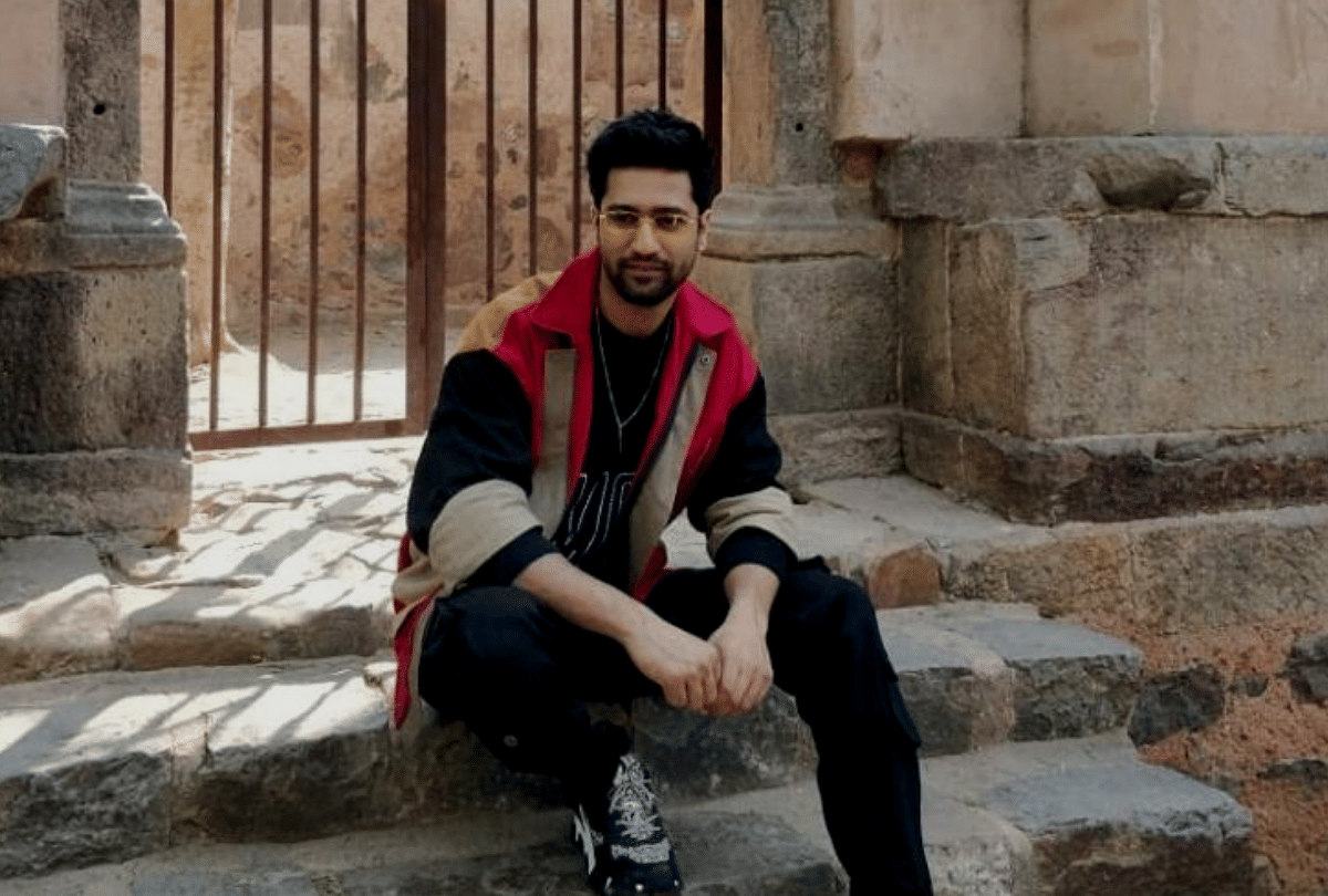 Coronavirus outbreak Vicky Kaushal welcomed his 11 year old   neighbour girl to who come home after recovery from covid 19