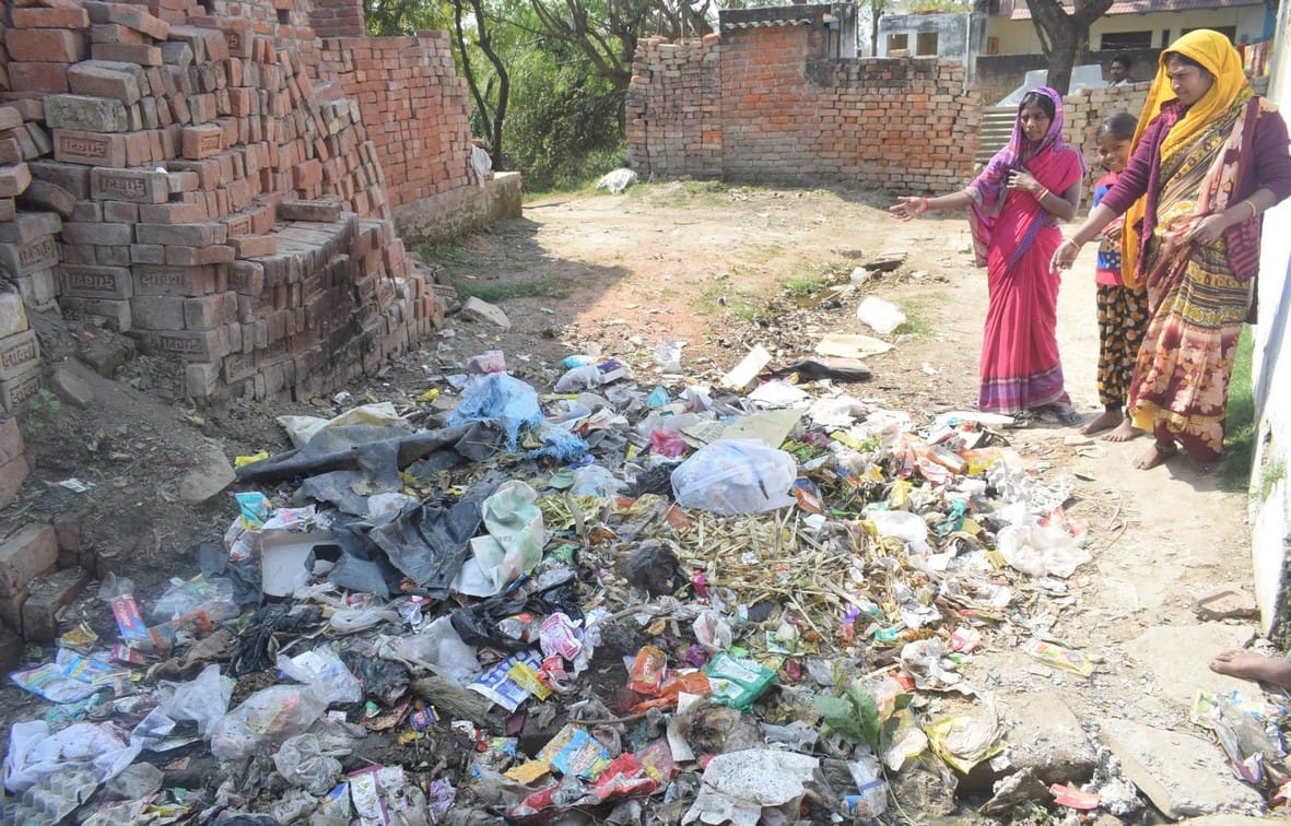 Cleanliness at night, garbage in daytime, deterioration of city