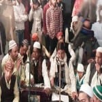 हजरत कुतुब-ए-आलम के उर्स में कव्वालियां करते कव्वाल