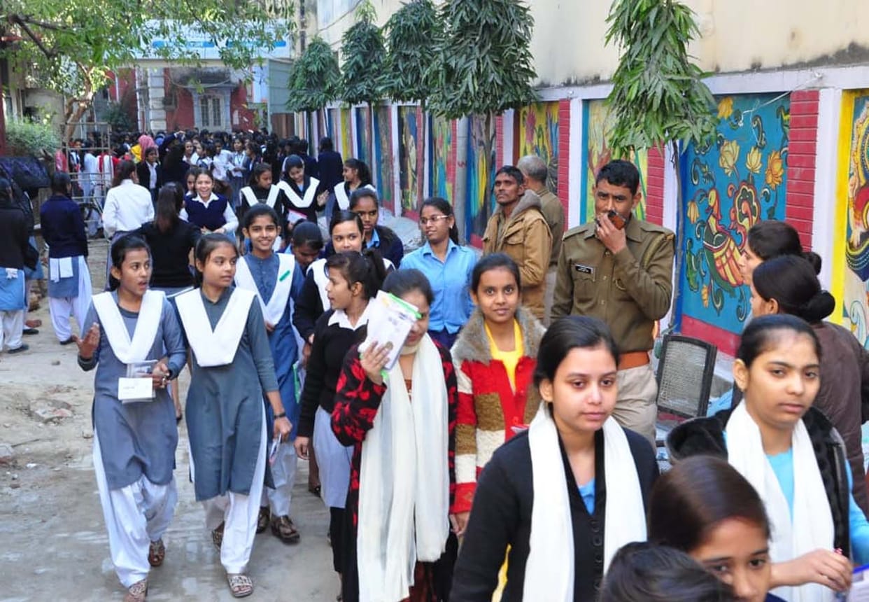 up board exam started in 128 centers in peace in kanpur