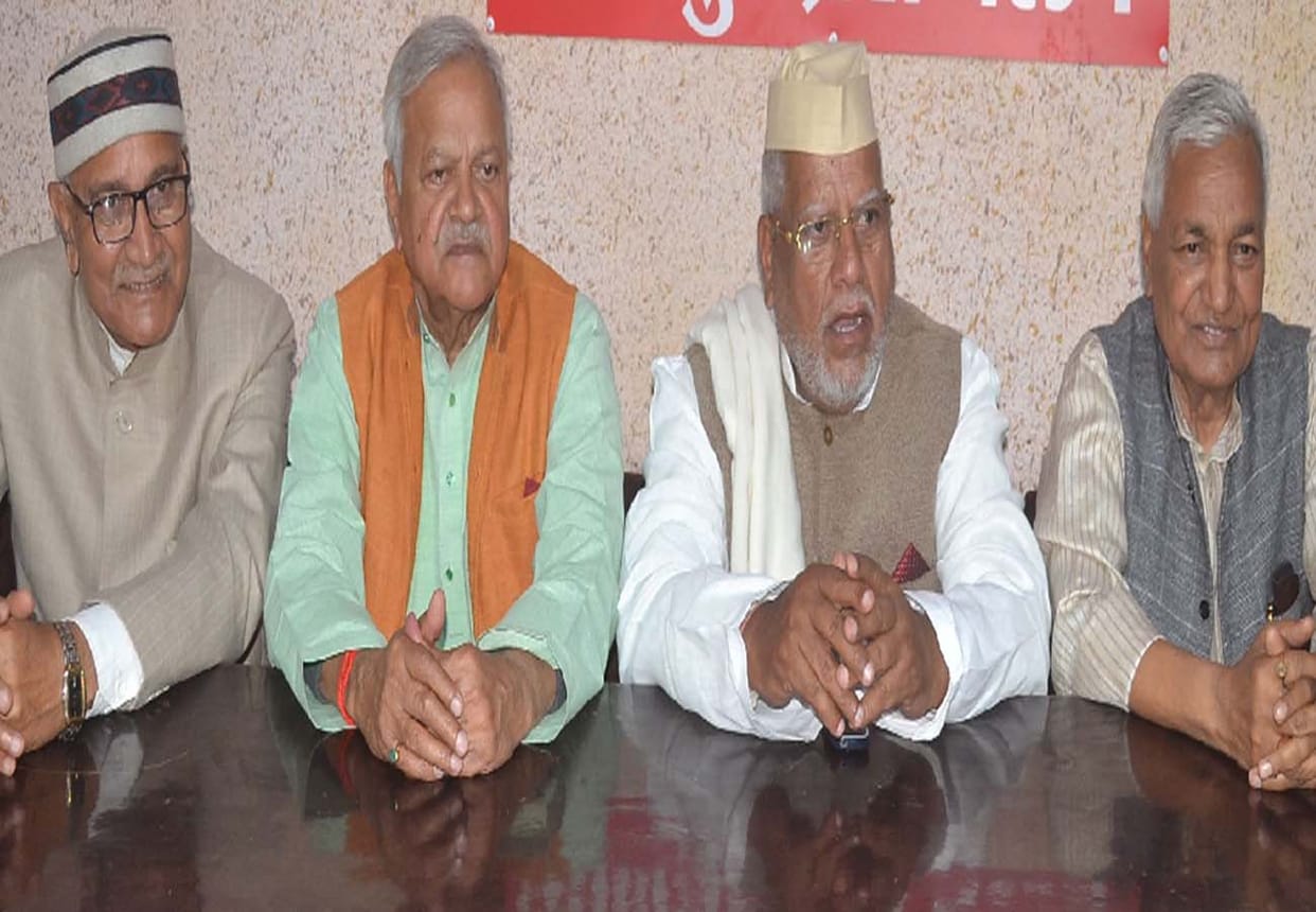 Expelled Congressmen open front against state president
