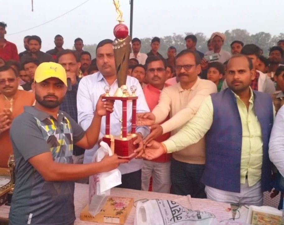 Lee Brox XI Makhanha won trophy