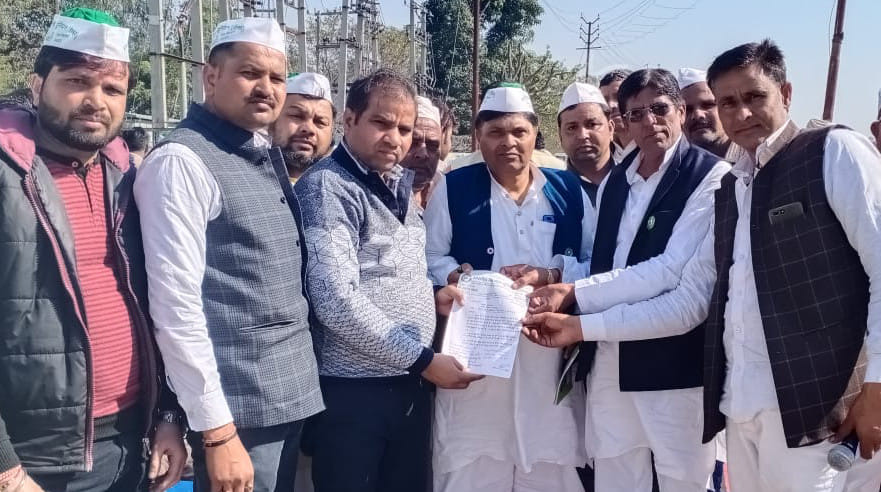 Bhatiyu Tomar members protest and protest at power house