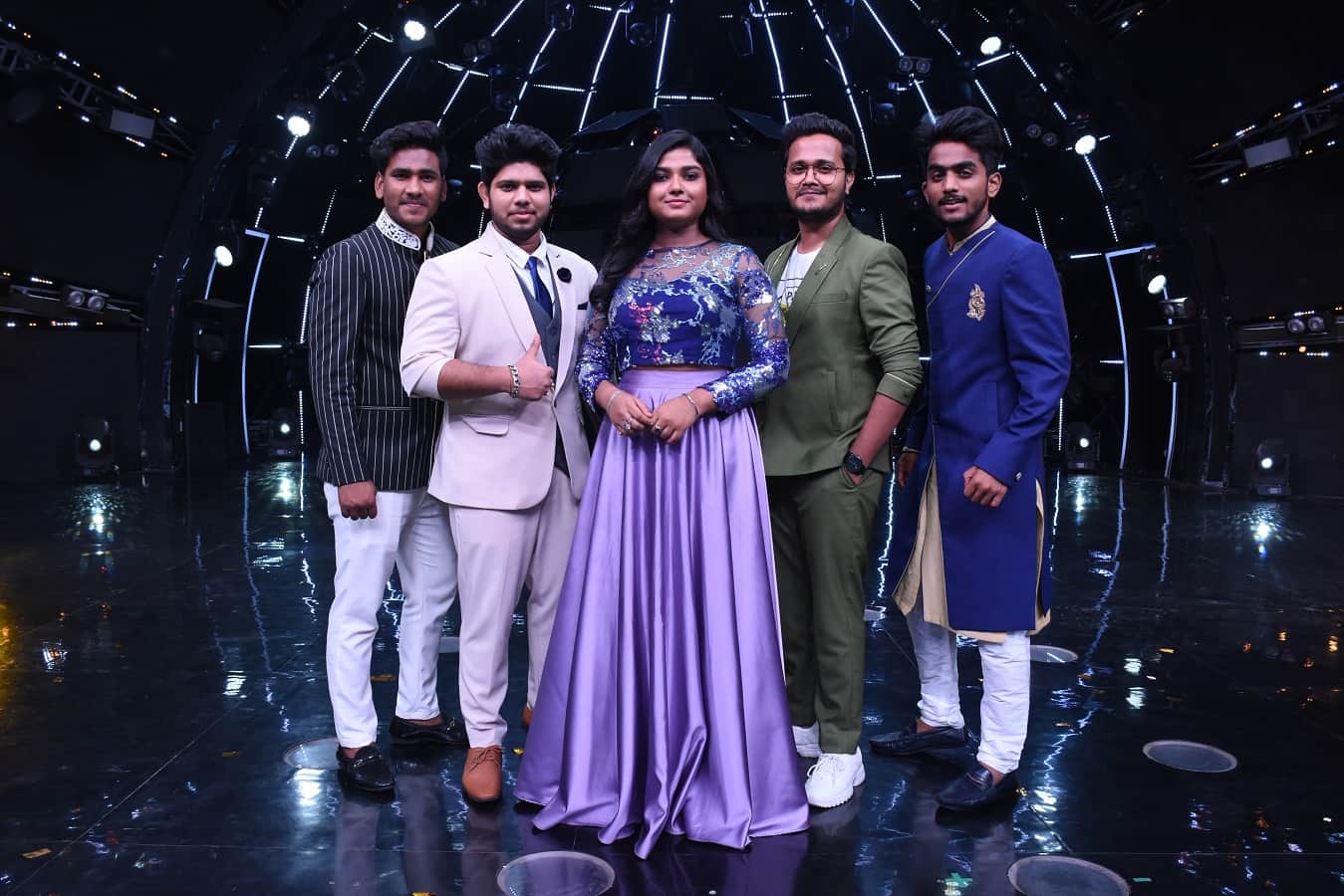 Indian Idol Finale Himesh Reshammiya cry in show on ranu mandal song