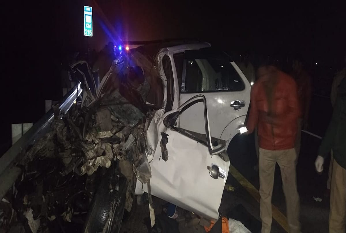kanpur big road accident bus collision with car
