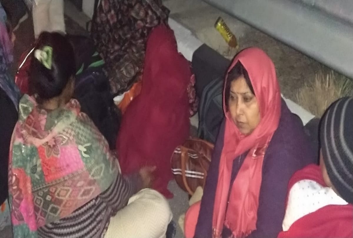 kanpur big road accident bus collision with car