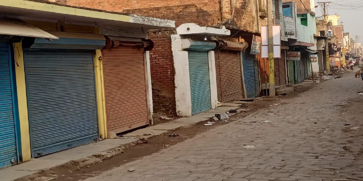 Traders closed the market, protesting by shouting slogans