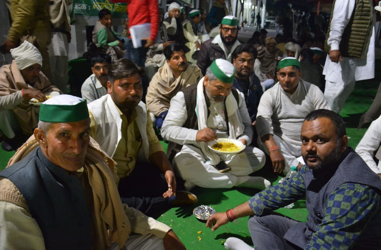 Farmers set up tents in collectorate