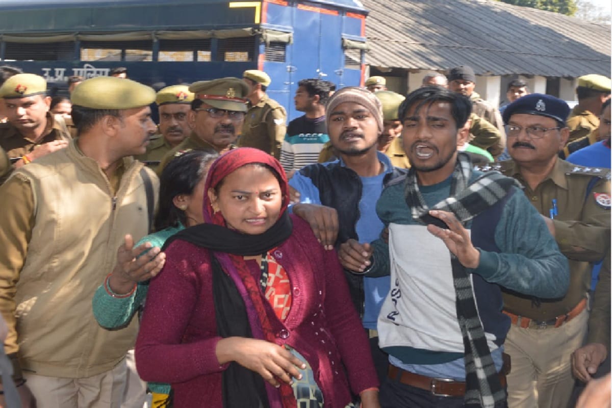 Ruckus near IG Office in death case at Meerut city